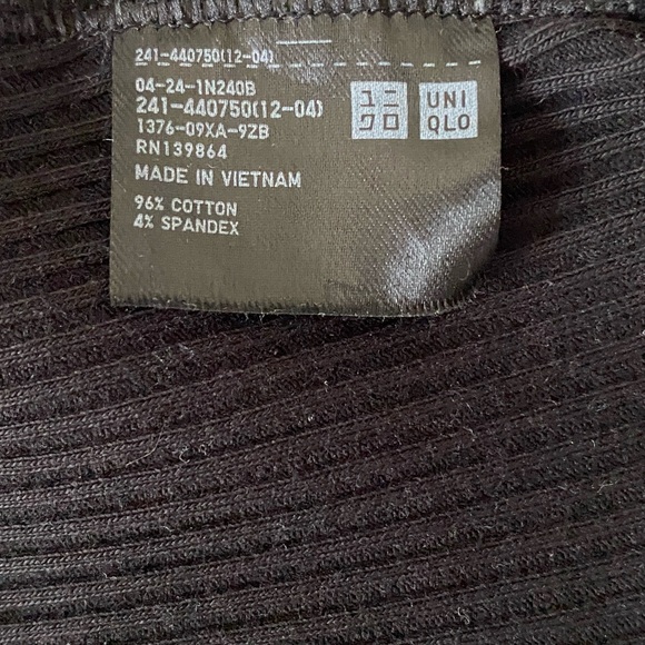 🔺UNIQLO CROP TOP RIBBED SLEEVELESS/ BLACK / XS 🖤 - Picture 5 of 7